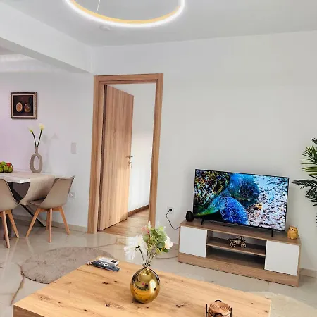 New Era Apartment *